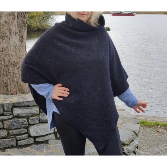 Irish Woven Wool Turtleneck Poncho Sweater King Of Kerry Crafts - Picture 1 of 11